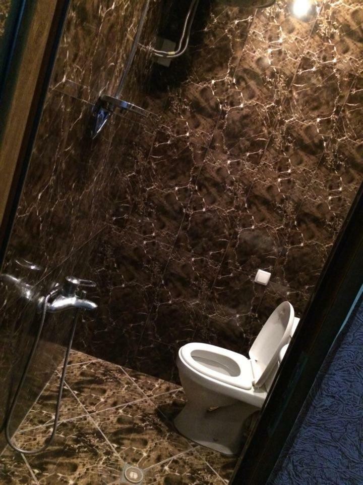 Temuriroom Pʼotʼi Exteriör bild